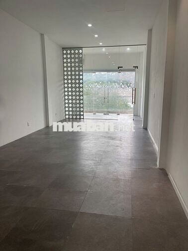 Cho thuê nhà MT dt 4,2x18m, Lê Thánh Tôn, Bến Nghé, Q1, 153 triệu