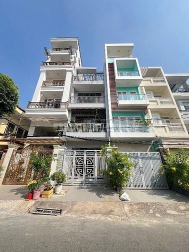 Bán nhà 3 lầu mặt tiền đường 49 P Tân Quy, Quận 7 
