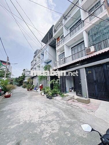 Nhà nguyên căn 4 phòng ngủ có sân thượng, hẻm xe hơi đg Lê Văn Lương