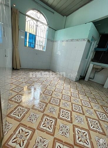 Phòng trọ quận 8 có bếp, cửa sổ thoáng mát và có camera an ninh 24/7
