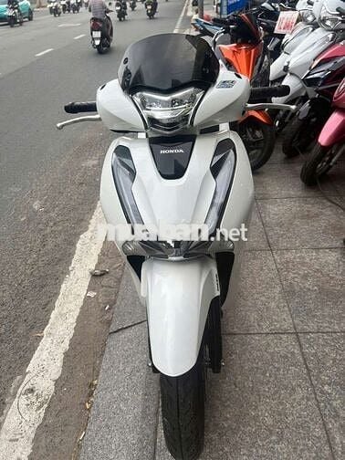 Honda SH 150I 2018 mới 90% Bstp chính chủ