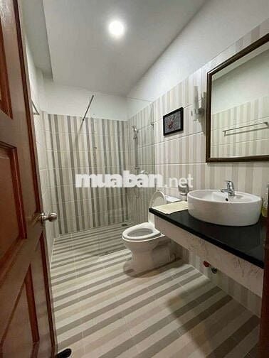 Bán gấp nhà mặt tiền đường số 53 p.Tân quy Q7 DT 50m2 Giá chỉ 8,8 tỷ