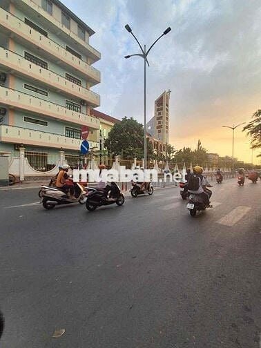 Hiếm, đường xe hơi, nở hậu, dòng tiền 70tr/t, 83m2