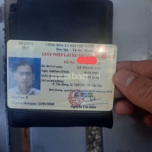 TÌM VIỆC LÁI XE HẠNG E..........