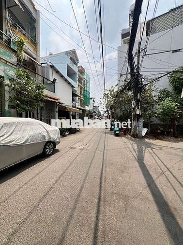 Nhà cấp 4 HXT nằm trước nhà Quang Trung 5.2 tỷ