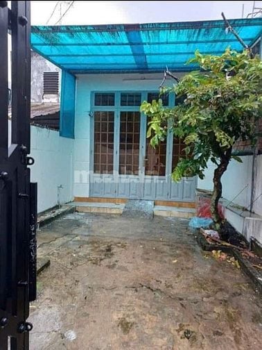 cần bán gấp miếng đất tăng căn nhà cấp 4 ở Bà Điểm - Hóc Môn giá 850tr