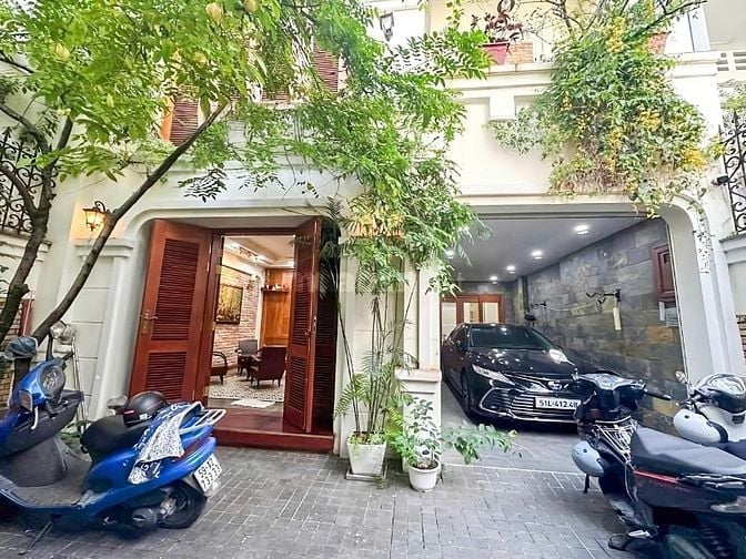 CHO THUÊ VILLA SÂN VƯỜN TRUNG TÂM QUẬN 3