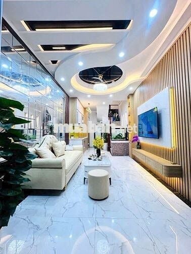 Lò Đúc Nhà mới tinh, ở Ngay Hai Bai Trưng, 3 PN,30m x 5 Tầng, 7.65 tỷ
