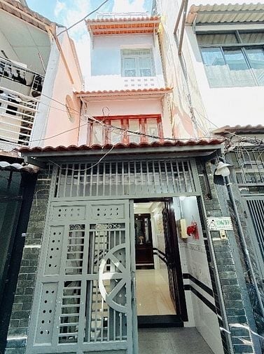 Bán Nhà trống vào ở liền gần sát chợ Rạch Ông chỉ 50m ra đường lớn 