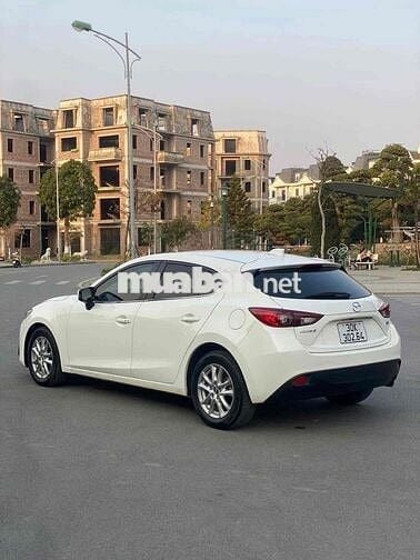 Mazda 3 2015 1.5 AT Hatchback - 8 km