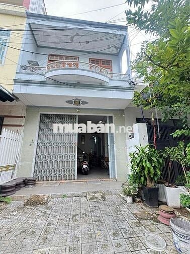 nhà 2 tầng 3pn khuê trung . đường 5m5 sát cạnh nguyễn hữu thọ .