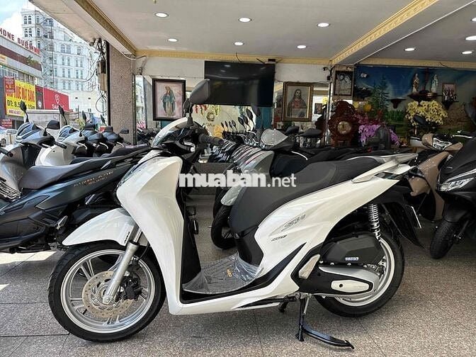 SH 160i ABS + HSTC 8/2024 Trắng BSTP Chính Chủ