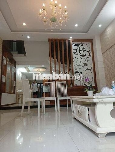 Cho thuê nhà mặt tiền đường Nguyễn xí