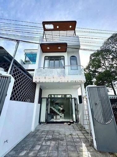 CẦN BÁN GẤP CĂN NHÀ CHÍNH CHỦ 82m2 NẰM TRÊN MẶT TIỀN ĐẠI LỘ HÙNG VƯƠNG