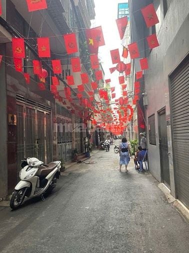 Bán CHDV Nguyễn Khánh Toàn -130m, Mt 7,2m -Thuê 160 triệu/ th -25,9 Tỷ