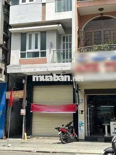 NGUYÊN CĂN MẶT TIỀN ĐƯỜNG HÙNG VƯƠNG, 3 LẦU.