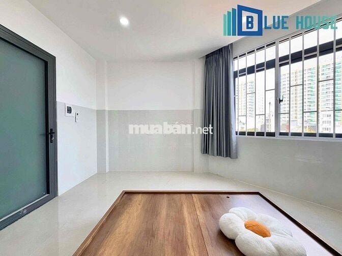 Căn Hộ Mới Full Nội Thất Cửa Sổ Trời Free Xe và Phí Dịch Vụ
