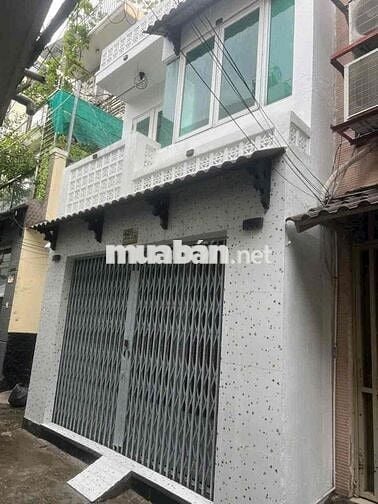 GẤP! Nhà Nhỏ Xinh 4.5x7.5m - Kế Hẻm Xe Tải Lê Trọng Tấn - HXH - 4 tỷ