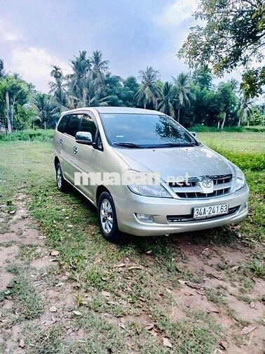 Toyota Innova 2006 G - 300 km