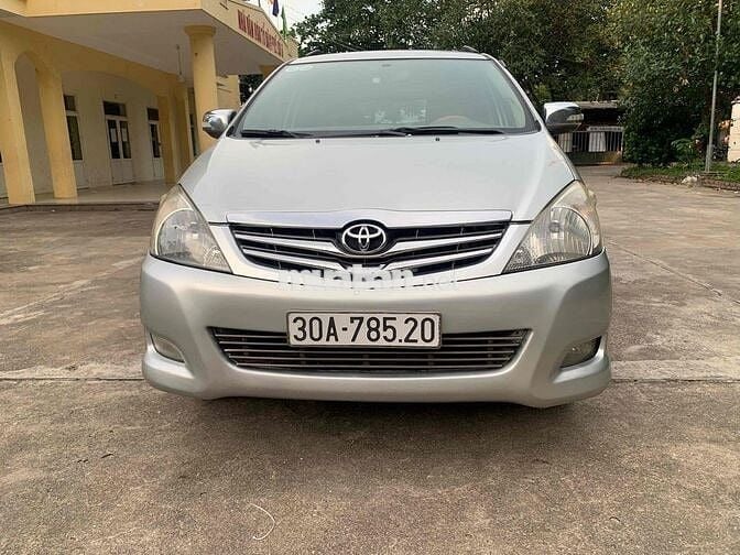 Toyota Innova 2008 V - 15000 km