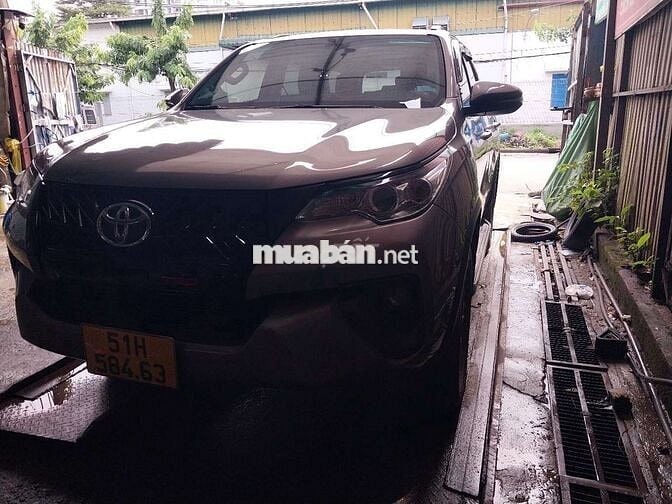 Toyota Fortuner 2019 2.4G 4x2 MT -