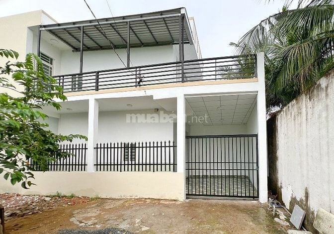 Bán nhà 1trệt 1lầu 80m2 (3PN) tại trung tâm TT Cần Giuộc, Long An.