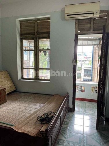 Bán căn hộ tập thể tầng 4 75m2 tại 658 Trương Định