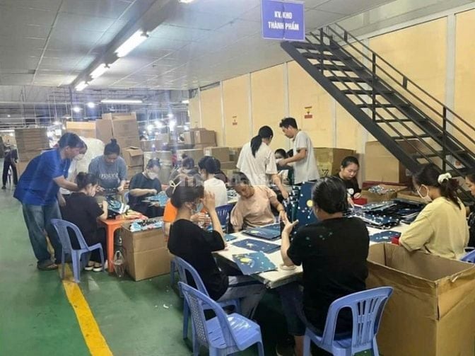 CỬA HÀNG QUẬN 7 CẦN TUYỂN 7 NHÂN VIÊN LĐPT LÀM KHO NHẬN VIỆC LÀM NGAY 