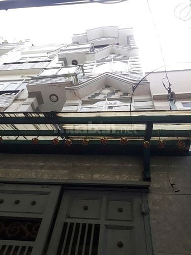 BÁN HOẶC CHO THUÊ NHÀ ĐƯỜNG ĐOÀN VĂN BƠ, PHƯỜNG 10, QUẬN 4