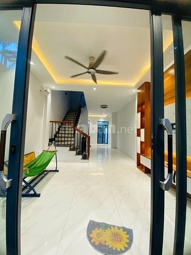 BÁN GẤP NHÀ GẦN TIỆN ÍCH - SỔ RIÊNG - GIÁ 3,415 TỶ - TÔ HIỆU - TÂN PHÚ