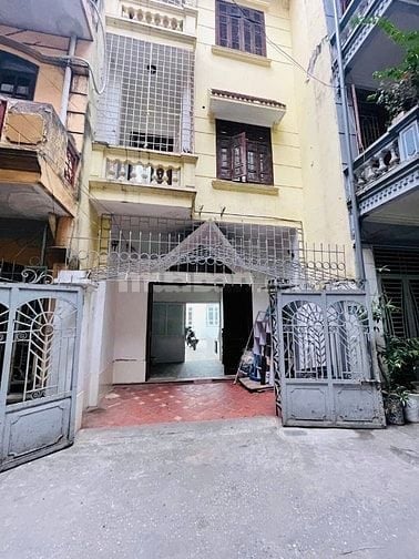Cho thuê nhà ngõ 850 đường Láng, ngõ ô tô 