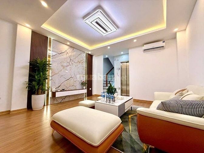 Nhà Đẹp Thang Máy Trường Chinh 39/43m, 6 tầng, mt 7.3m, giá 12.8 tỷ.
