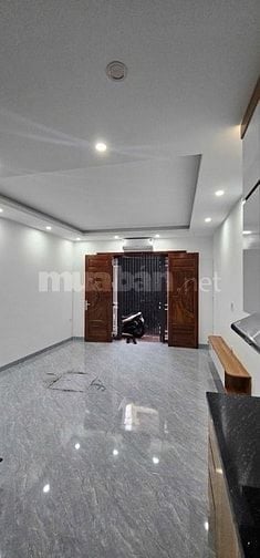 A Thịnh bán nhà 5 tầng, mới, gần chợ, hồ điều hoà, trường học, 7.2 tỷ