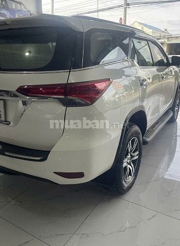 Bán Fortuner nhập màu trắng máy dầu số tự động.