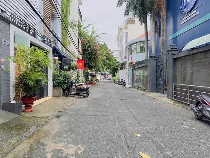 Bán Nhà Đẹp ở Đường Lê Văn Sỹ 4.5x15m 6 Tầng Thang Máy Có HĐ 40 Triệu 