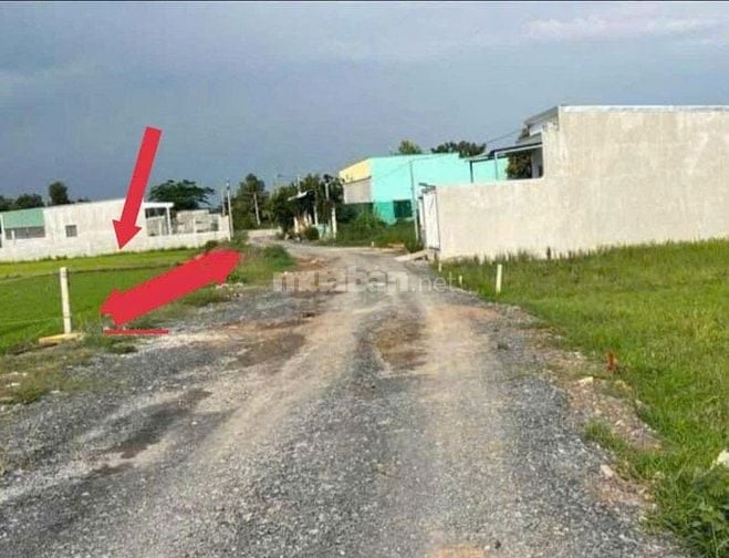 Kẹt vốn bán 5x20 thổ cư , cách TT Đức Hòa 1,5km , sổ hồng,  780 Triệu 
