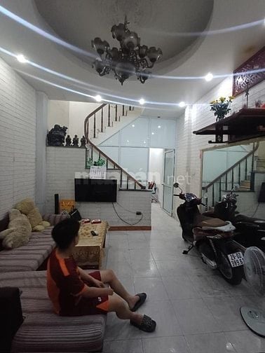 Nhà HBT ngõ thông nhà xây chắc chắn 6 phòng ngủ có thể ở hoặc cho thue