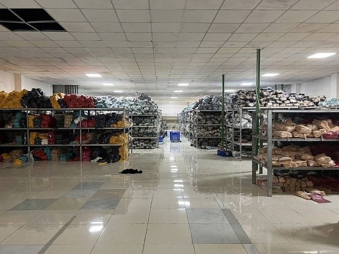Nhà cho thuê mặt tiền đường Lê Thị Riêng , thới An , Q12 , DT:800m2