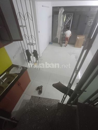 Cho thuê nhà riêng 32m×2 tầng,điều hòa nóng lạnh đầy đủ, Nguyễn Xiển