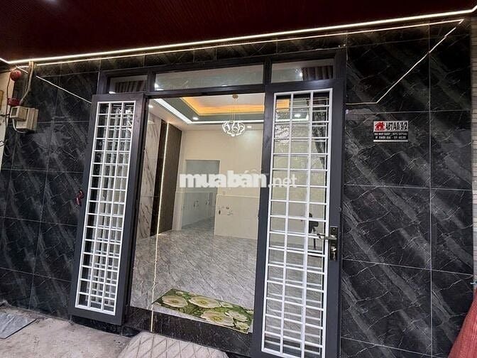 - Bán nhà HHG hẻm 467 . - DT : 5 x 13 ( nở hậu 6.8m ) .