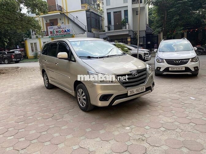 Toyota Innova 2016 2.0E - 90000 km