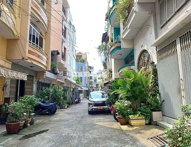 BÁN CĂN NHÀ HIẾM TẠI QUẬN 4, VỊ TRÍ VÀNG - MẤT 1 PHÚT QUA QUẬN 1