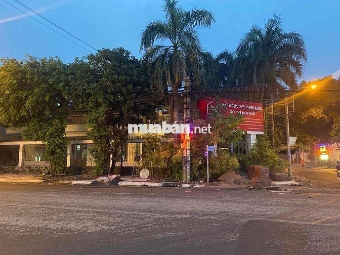 Mặt bằng kinh doanh 550m2 góc 2 mặt tiền Đường số 1