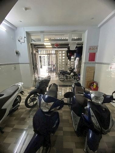 Chú chỉnh Nhà Diện tích 4,5x17m,4 tầng  9 phòng Thu nhập 30tr/th. 