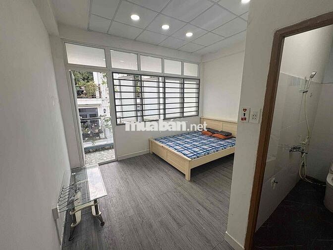 CHO THUÊ PHÒNG BAN CÔNG THOÁNG MÁT CỬA SỔ TRỜI Ở ĐƯỢC LIỀN CHO ANH CHI