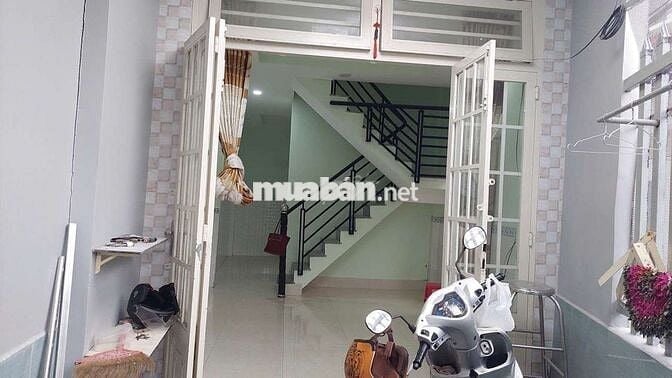 Cho thuê nhà 1/ đuog số8. 1lau 2p2wc. Có sân đậu xe máy.
