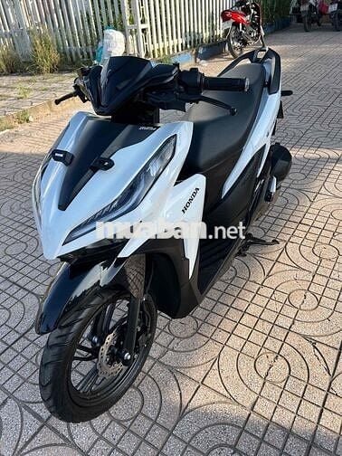 Vario 150 2021 trắng đen như mới.