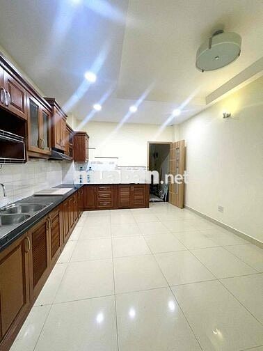 Phòng máy lạnh rộng 35m3 không giới hạn ng và xe