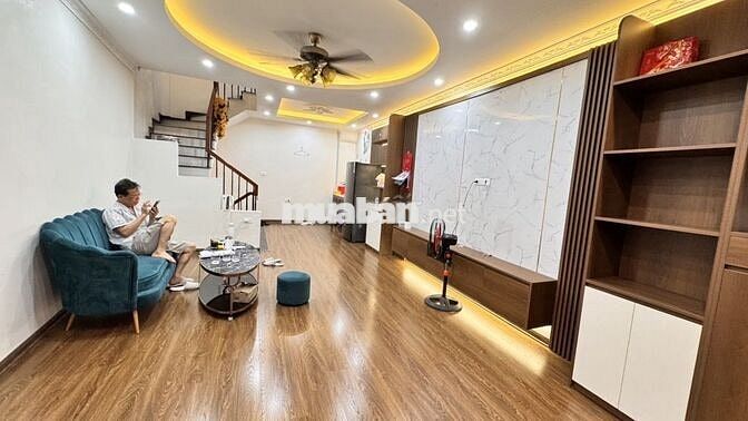 nhà mới 42m2 phố Dương Văn Bé-oto đỗ-6 tầng thang máy nhập-view hồ