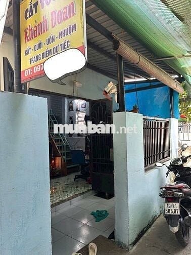 nhà TNV.  DT : 4,3*8 Gồm phòng khách , bếp, lửng, nhà vệ sinh.